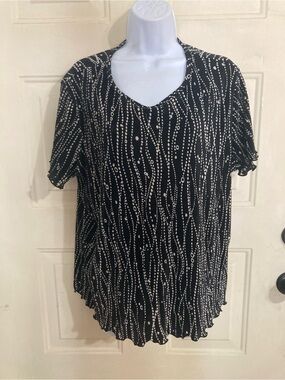 Black & White Patterned Short Sleeve Women’s Top
